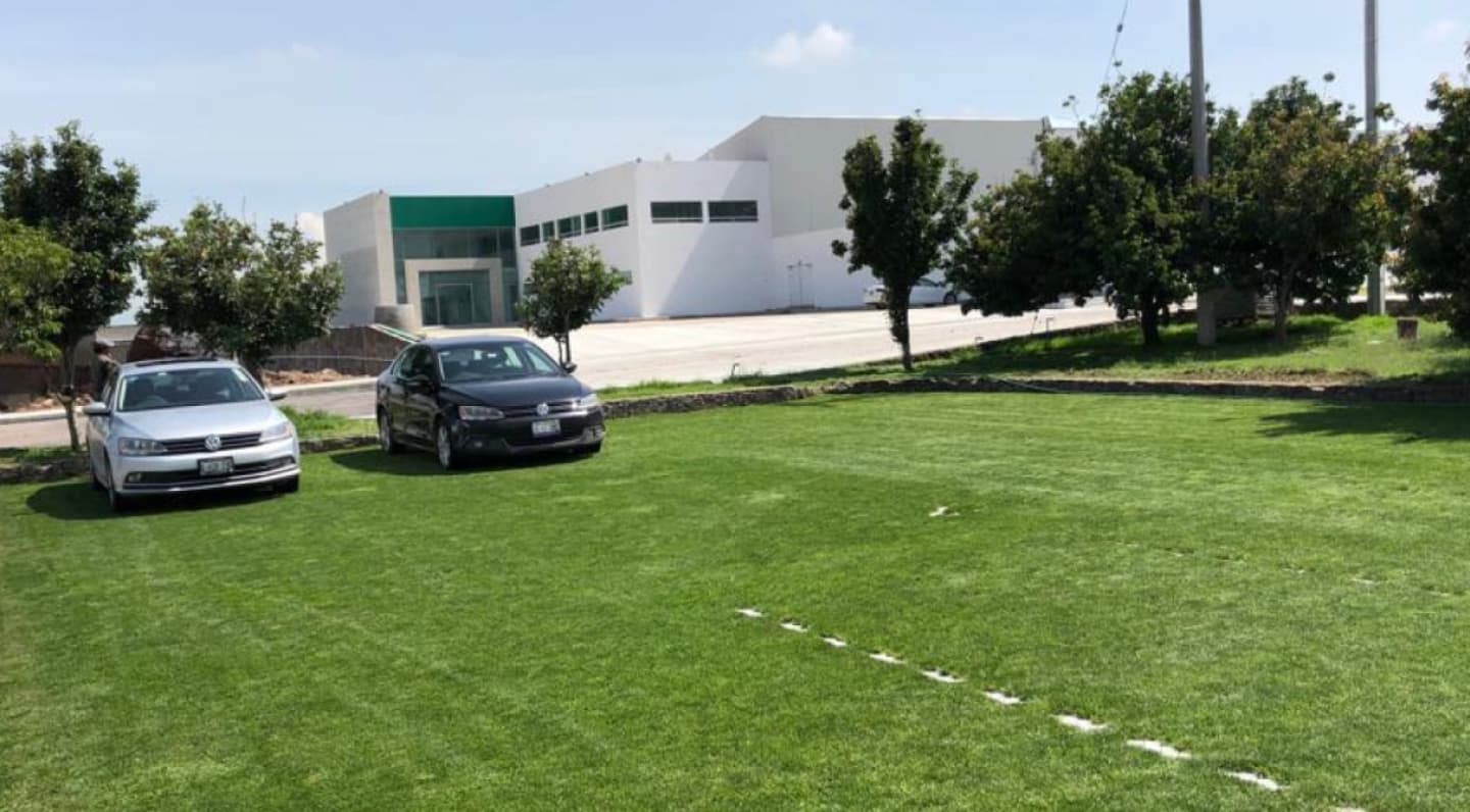 adoplastic-aplication-parkinglot-grass.jpg